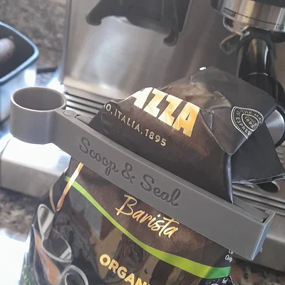 Muỗng kẹp túi cà phê tiện dụng Scoop & Seal