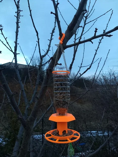 Máng cho chim ăn từ chai nhựa cổ rộng (38mm) - Image 1