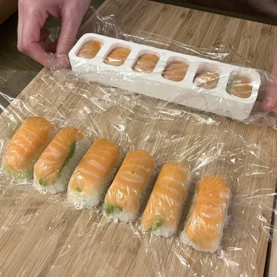 Khuôn Làm Sushi Nigiri