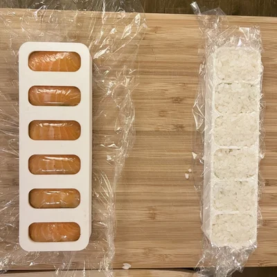 Khuôn Làm Sushi Nigiri