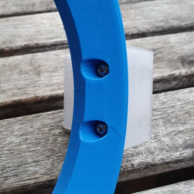 Giá treo tường cho bóng đá size 4 và 5