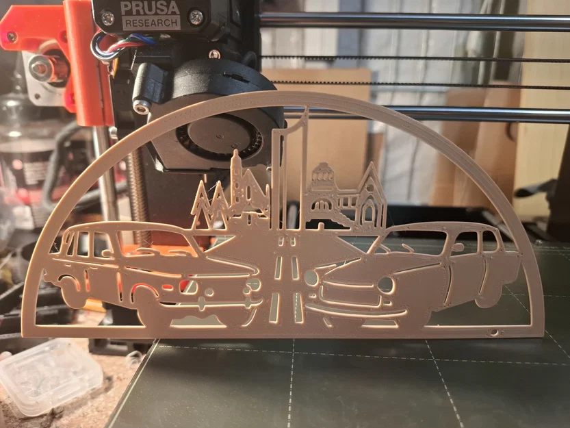 Schwibbogen với xe Trabant, Wartburg và đường chân trời Leipzig - Image 4