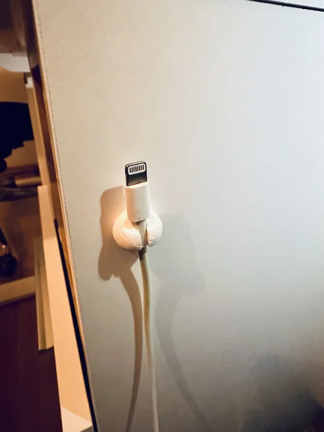 Thanh kẹp giữ dây cáp sạc 3mm gọn gàng cho bàn làm việc - Image 4