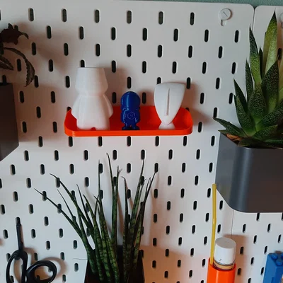 Kệ trưng bày mini tiện dụng cho bảng treo IKEA SKADIS
