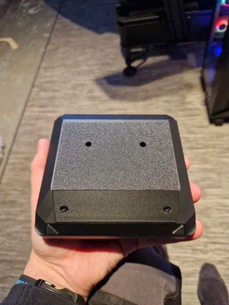 Giá đỡ Stream Deck Plus - Image 6