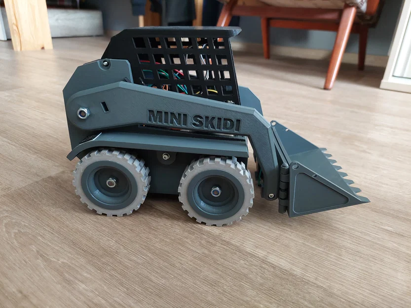 MINI SKIDI / BOBÍK V1 - Xe xúc đào RC - Image 1