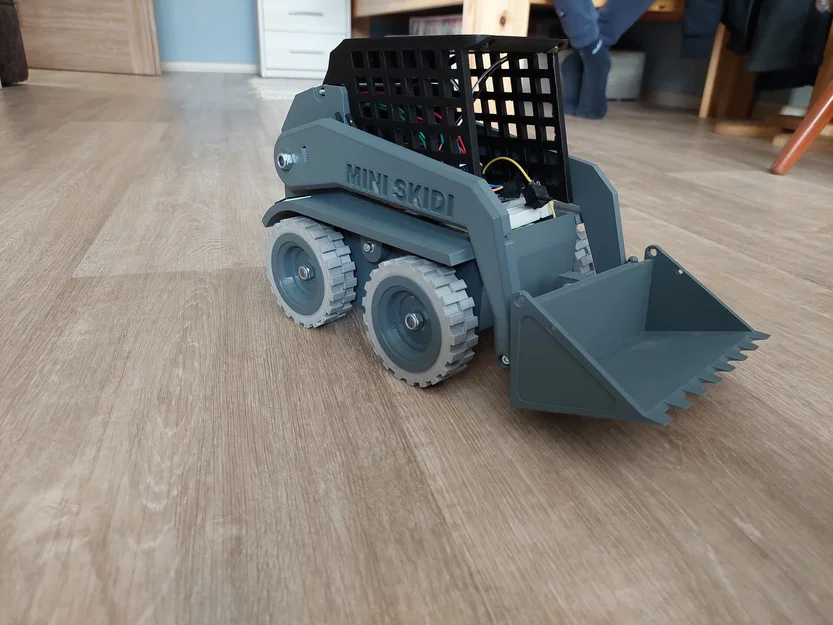 MINI SKIDI / BOBÍK V1 - Xe xúc đào RC - Image 2