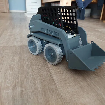 MINI SKIDI / BOBÍK V1 - Xe xúc đào RC