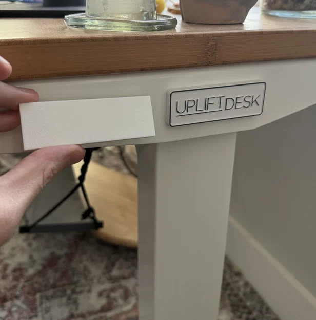 Miếng che ốc/plate logo trống cho Uplift Standing Desk V2 - Image 3