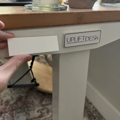 Miếng che ốc/plate logo trống cho Uplift Standing Desk V2