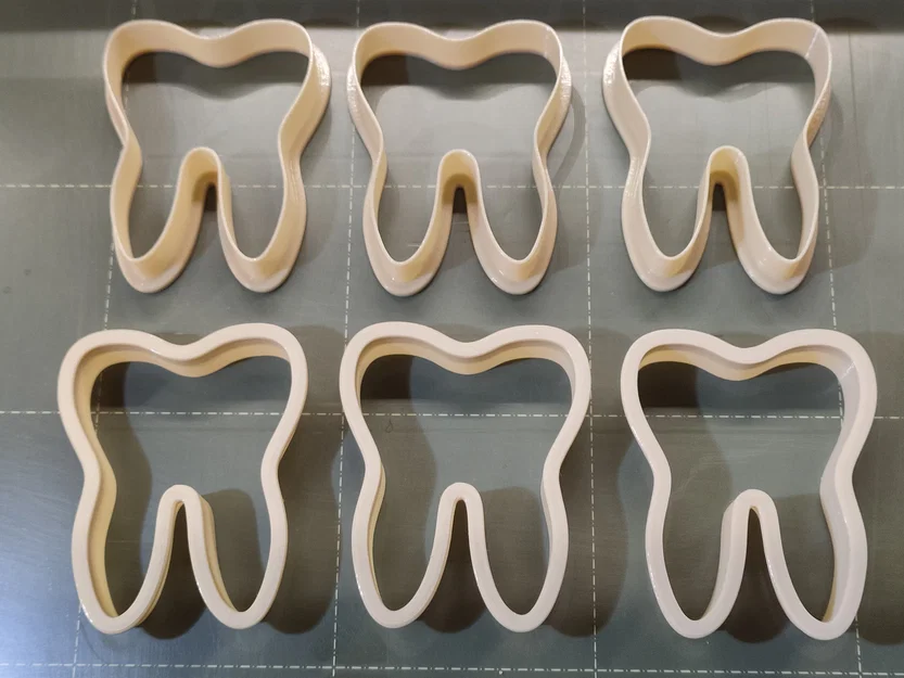 Khuôn Cắt Bánh Quy Hình Chiếc Răng (Teeth Cookie Cutter) Độc Đáo - Image 1
