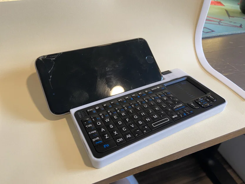 Case bảo vệ bàn phím mini Rii K06 / i6 kèm giá đỡ điện thoại tiện lợi - Image 1