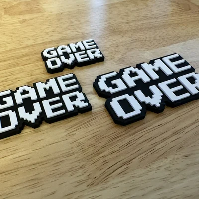 Nam châm tủ lạnh 8-Bit Game Over (Đa màu, In dễ dàng)