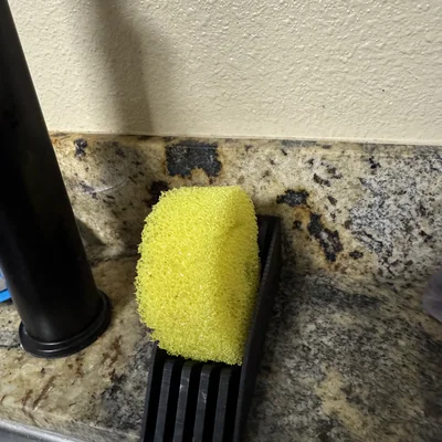 Khay để bọt biển Scrub Daddy thông minh gọn gàng cho bồn rửa