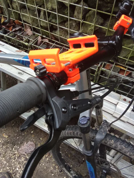 Giá đỡ điện thoại xe đạp (Bike phone mount) cứng cáp và dễ lắp đặt - Image 9