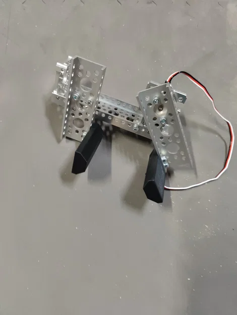 Tay kẹp claw gripper FTC Into The Deep dành cho mẫu vật - Image 1