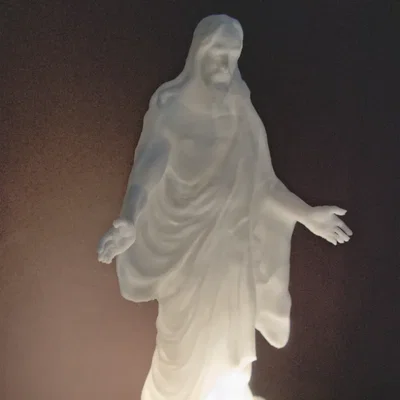 Mô hình tượng Chúa Jesus tích hợp đèn LED trang trí độc đáo