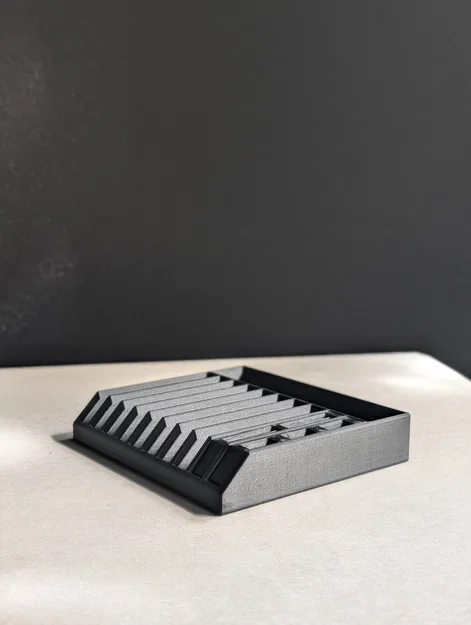 Khay để bàn đựng 10 ổ SSD 2.5" SATA kèm khay gắn USB A và thẻ nhớ SD - Image 2