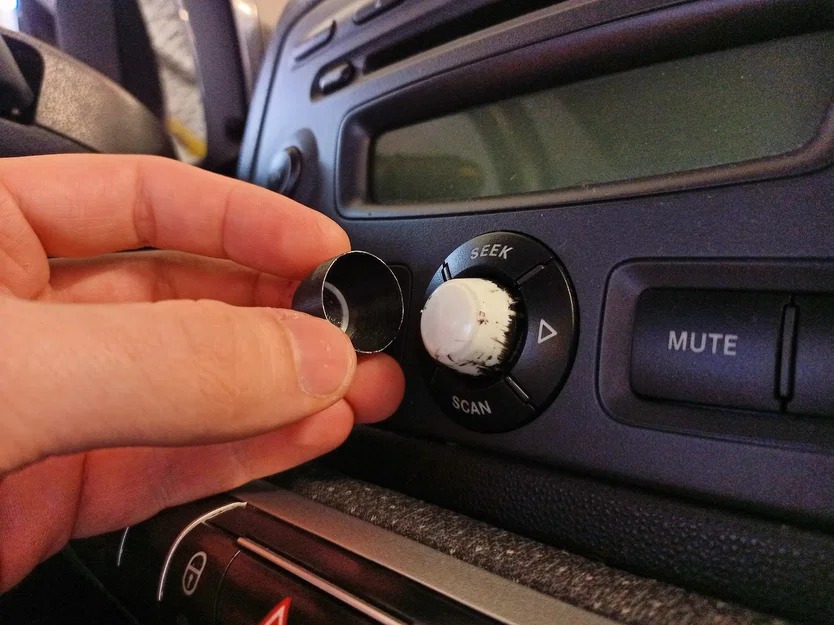 Smart fortwo - Khắc phục núm xoay âm lượng bị chảy nhựa - Image 2