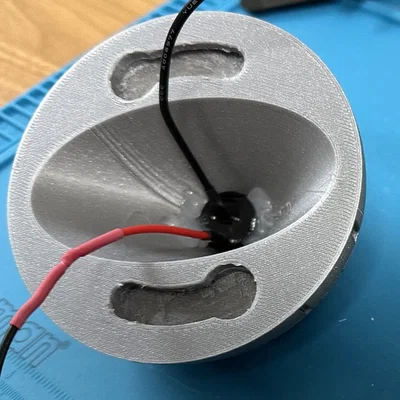 Mô hình Death Star trang trí Giáng sinh có đèn LED - Cải tiến không gian pin và công tắc