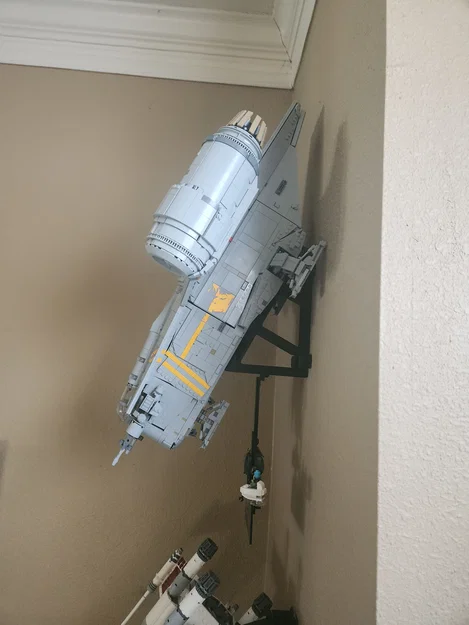 Giá treo tường cho Lego Razor Crest UCS 75331 - Image 2