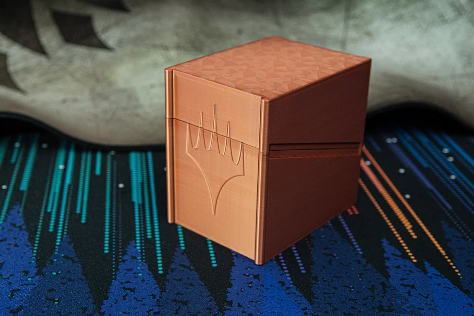 Hộp đựng bài Magic: The Gathering Commander với khung trưng bày thẻ trong suốt - Image 2