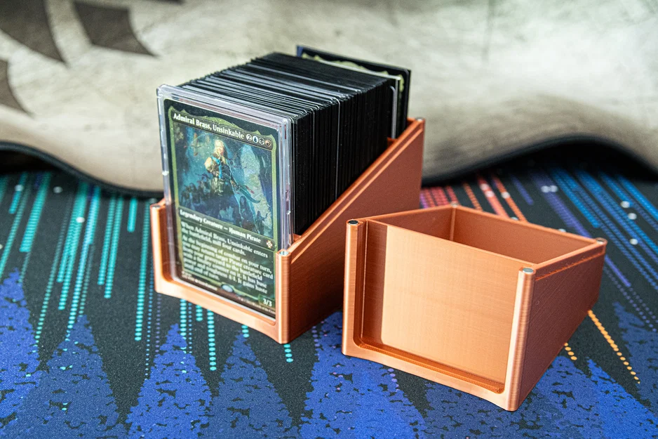 Hộp đựng bài Magic: The Gathering Commander với khung trưng bày thẻ trong suốt - Image 3