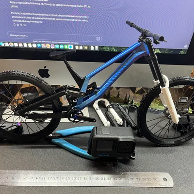 Canyon Sender CFR - Mô hình xe đạp đổ đèo (DH) thu nhỏ