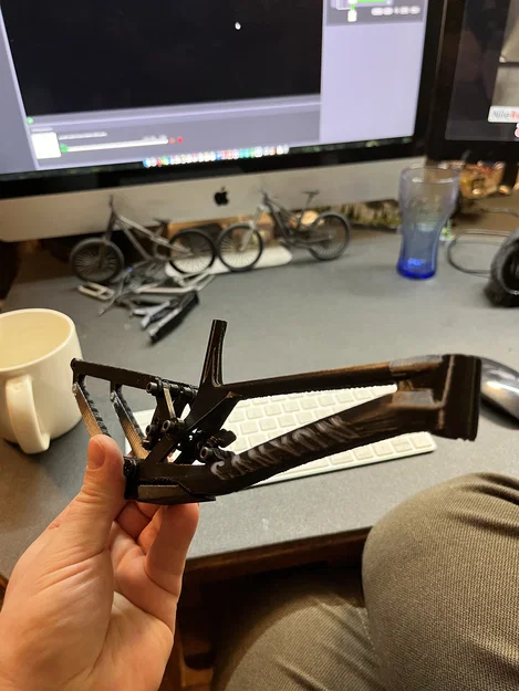 Canyon Sender CFR - Mô hình xe đạp đổ đèo (DH) thu nhỏ - Image 5