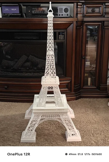 Mô hình tháp Eiffel cao 40 inch bạn có thể tự in - Image 1