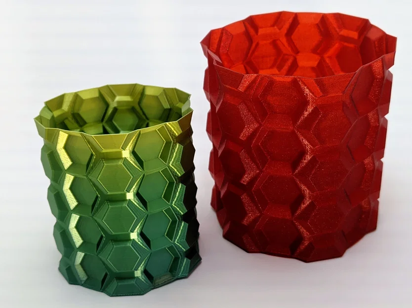 Hũ đựng đồ để bàn họa tiết lục giác (Hexagon Patterned Vase) - Image 1