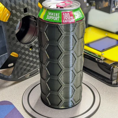 Bao Tay Giữ Lạnh Lon 16oz (1pt) Họa Tiết Lục Giác Cho Nước Tăng Lực