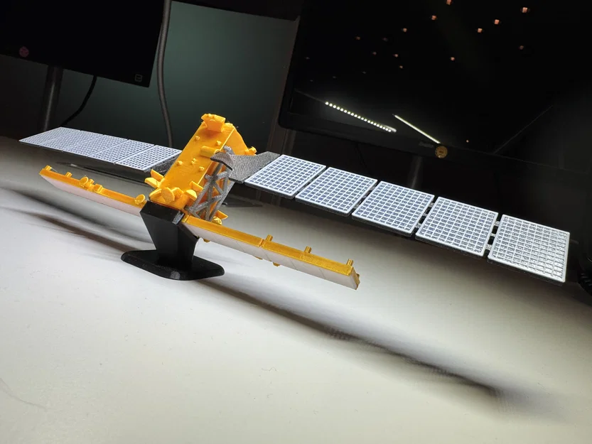 Mô hình Sentinel-1 (Tỷ lệ 1:64) - Image 1