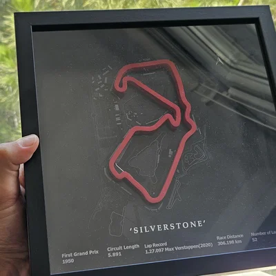 Khung Trưng Bày Mô Hình Đường Đua F1 Silverstone