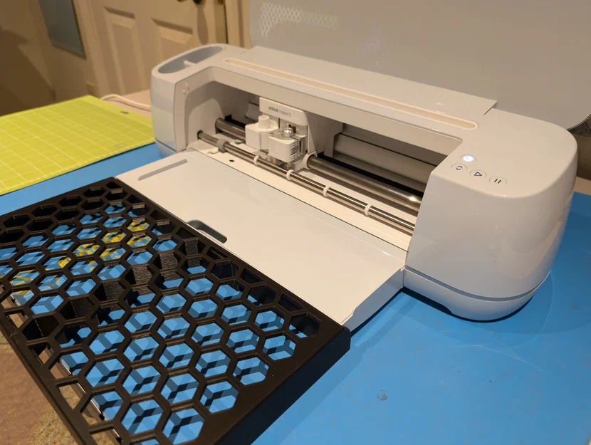 Giá đỡ tấm cắt (Mat Support) cho máy Cricut - Image 1