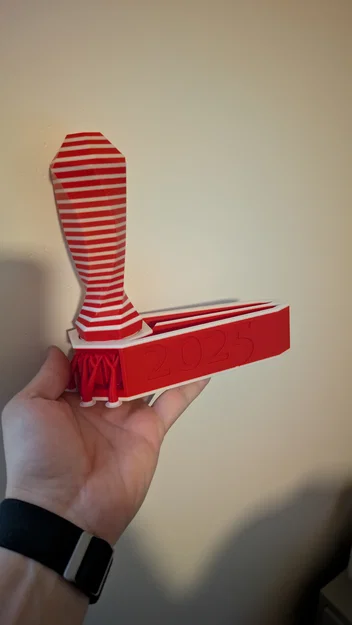 HexHoot 2025: Dụng cụ tạo tiếng ồn độc đáo cho tiệc năm mới - Image 3