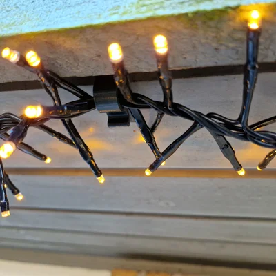 Móc treo đèn trang trí Noel cho diềm mái