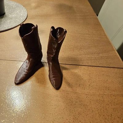 Hộp Quà Tặng Hình Đôi Ủng Cowboy