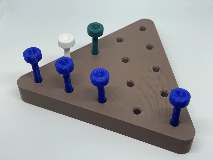 Trò chơi cờ Triangle Peg Game in 3D - Image 2
