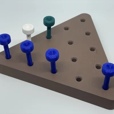 Trò chơi cờ Triangle Peg Game in 3D
