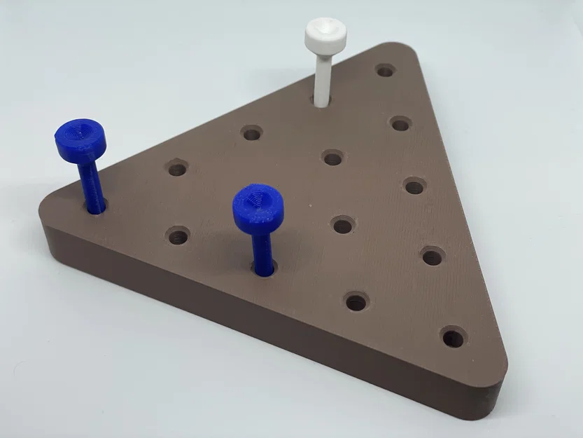 Trò chơi cờ Triangle Peg Game in 3D - Image 3