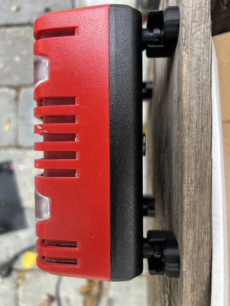 Giá treo tường cho sạc Milwaukee (Dễ dàng lắp đặt) - Image 2