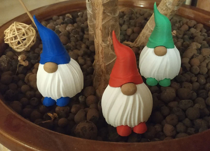 Mô hình chú lùn Gnome trang trí - Phiên bản in 3D đa sắc màu - Image 1