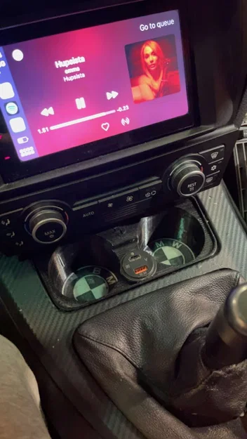 Giá để cốc BMW E90 E91 E92 E93 có lỗ cắm tẩu thuốc - Image 1