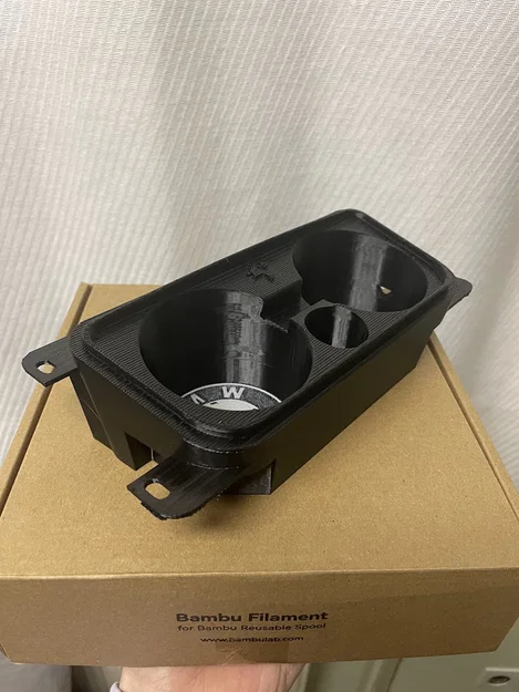 Giá để cốc BMW E90 E91 E92 E93 có lỗ cắm tẩu thuốc - Image 2