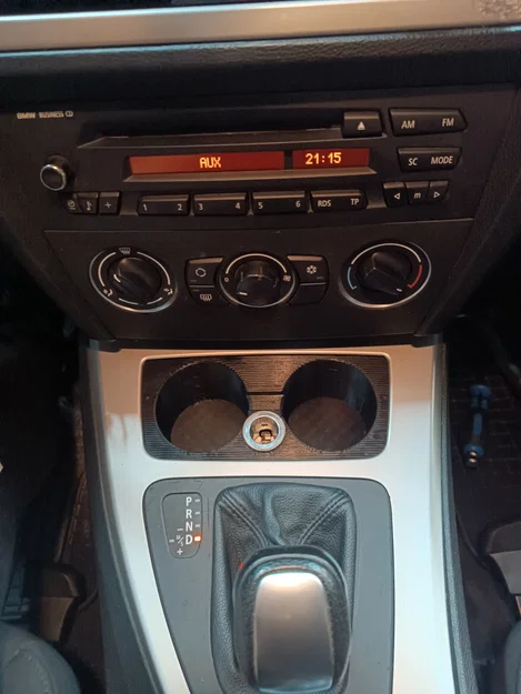 Khay đựng cốc cho BMW E90/E91 - Phụ kiện tiện ích in 3D - Image 3