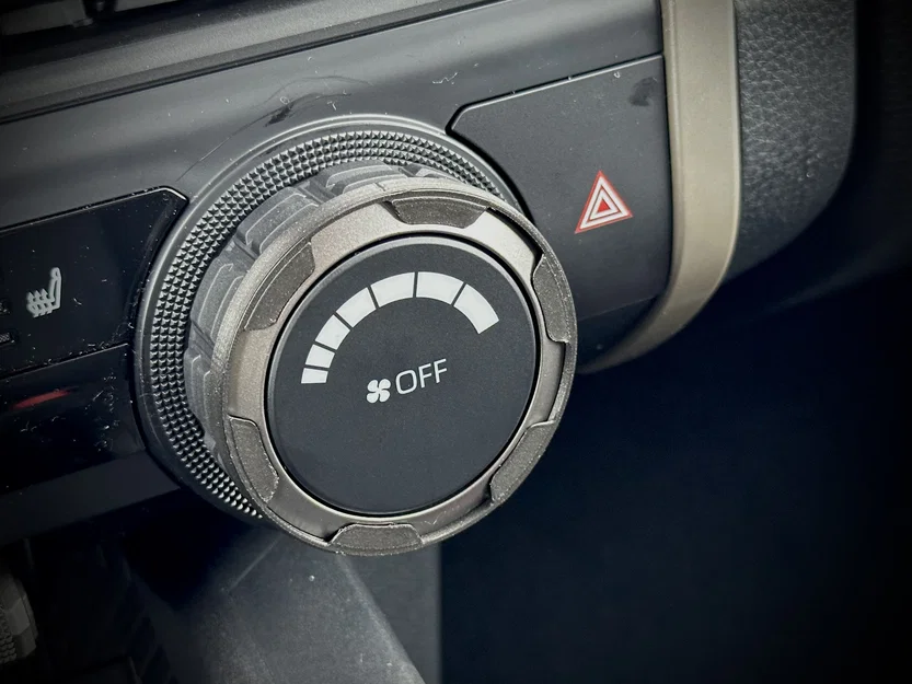 Bộ vòng trang trí núm điều khiển điều hòa và chế độ lái cho Toyota Tacoma 2024-2025 (Gen 4) - Image 3