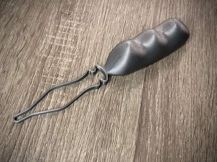 Dụng cụ hỗ trợ cài nút áo (Button hook) - Image 1