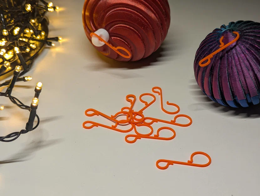 Móc treo đồ trang trí cây thông Noel in 3D tiện lợi - Image 1