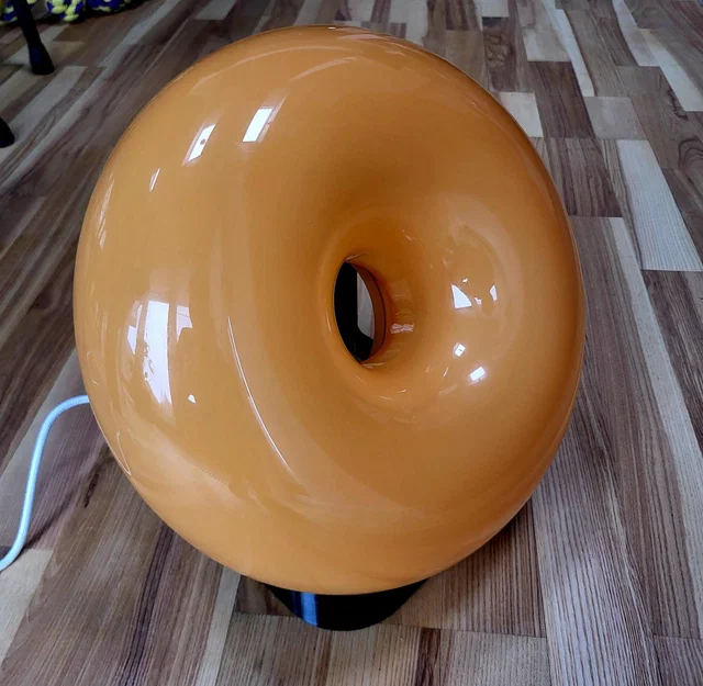 Giá đỡ đèn IKEA VARMBLIXT hình bánh donut sang trọng - Image 1